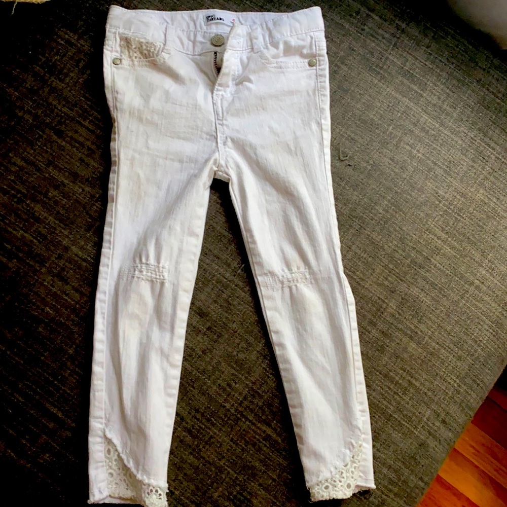 Size 4 4T epic threads white jeans like new